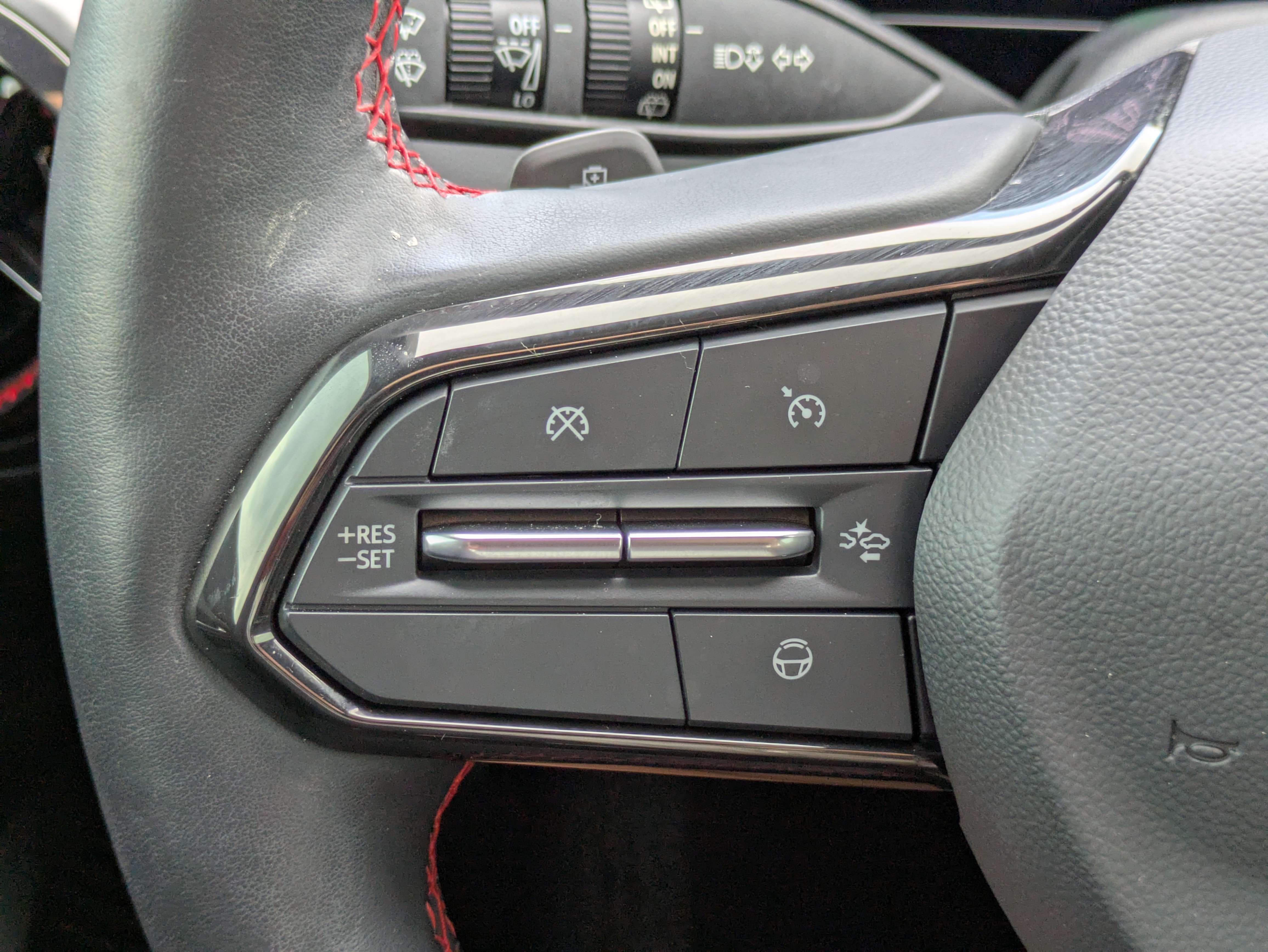 Used 2024 Chevrolet Equinox EV RS FWD image 24