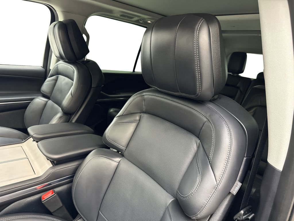 Used 2025 Lincoln Navigator Reserve AWD/4WD image 27