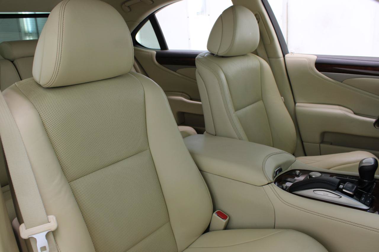 Used 2016 Lexus LS 460 w/ Comfort Package RWD image 49