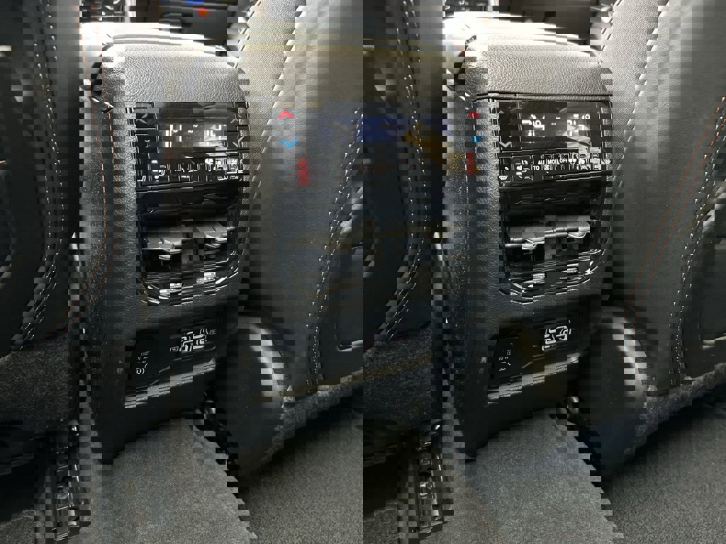 Used 2023 Jeep Grand Cherokee L Summit image 18