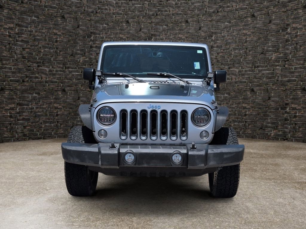 Used 2016 Jeep Wrangler Unlimited Rubicon w/ Connectivity Group AWD/4WD image 5