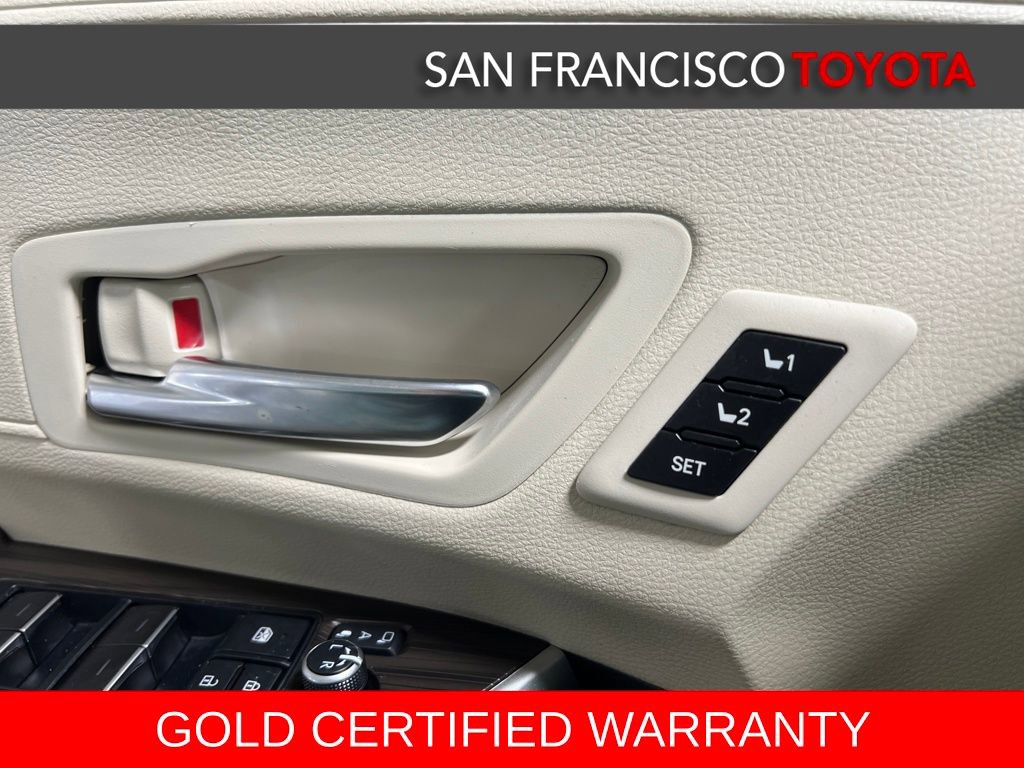 Certified 2022 Toyota Sienna Platinum image 41