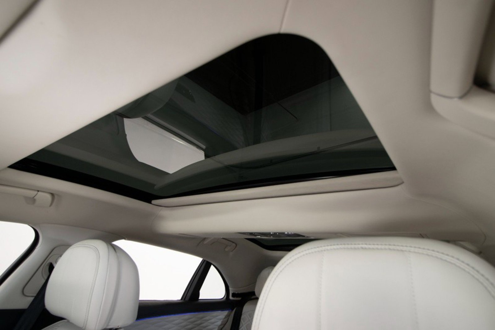 Used 2023 Bentley Flying Spur Azure image 37