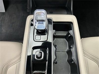 Certified 2025 Volvo XC90 B5 Core w/ Protection Package Premier image 19
