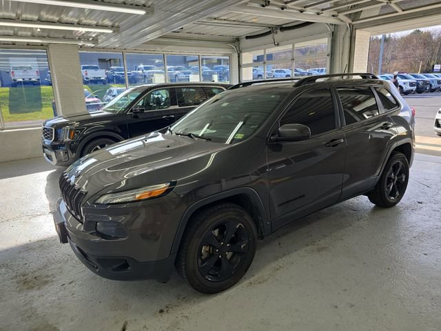 Used 2018 Jeep Cherokee Latitude w/ Altitude Package image 2