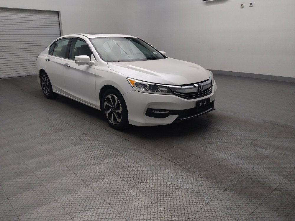 Used 2017 Honda Accord EX image 13
