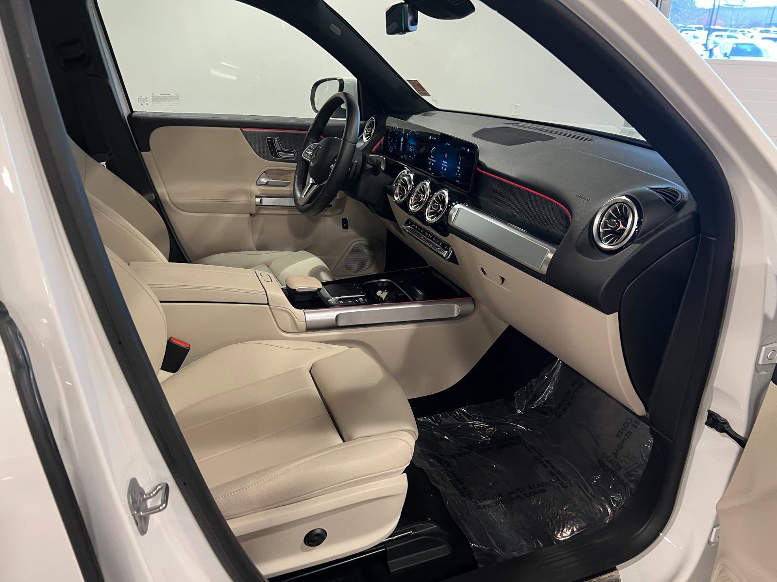 Used 2023 Mercedes-Benz EQB 300 4MATIC image 37