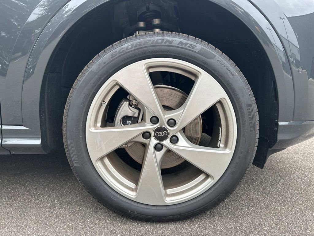 Used 2025 Audi Q5 Premium Plus w/ Premium Plus image 7