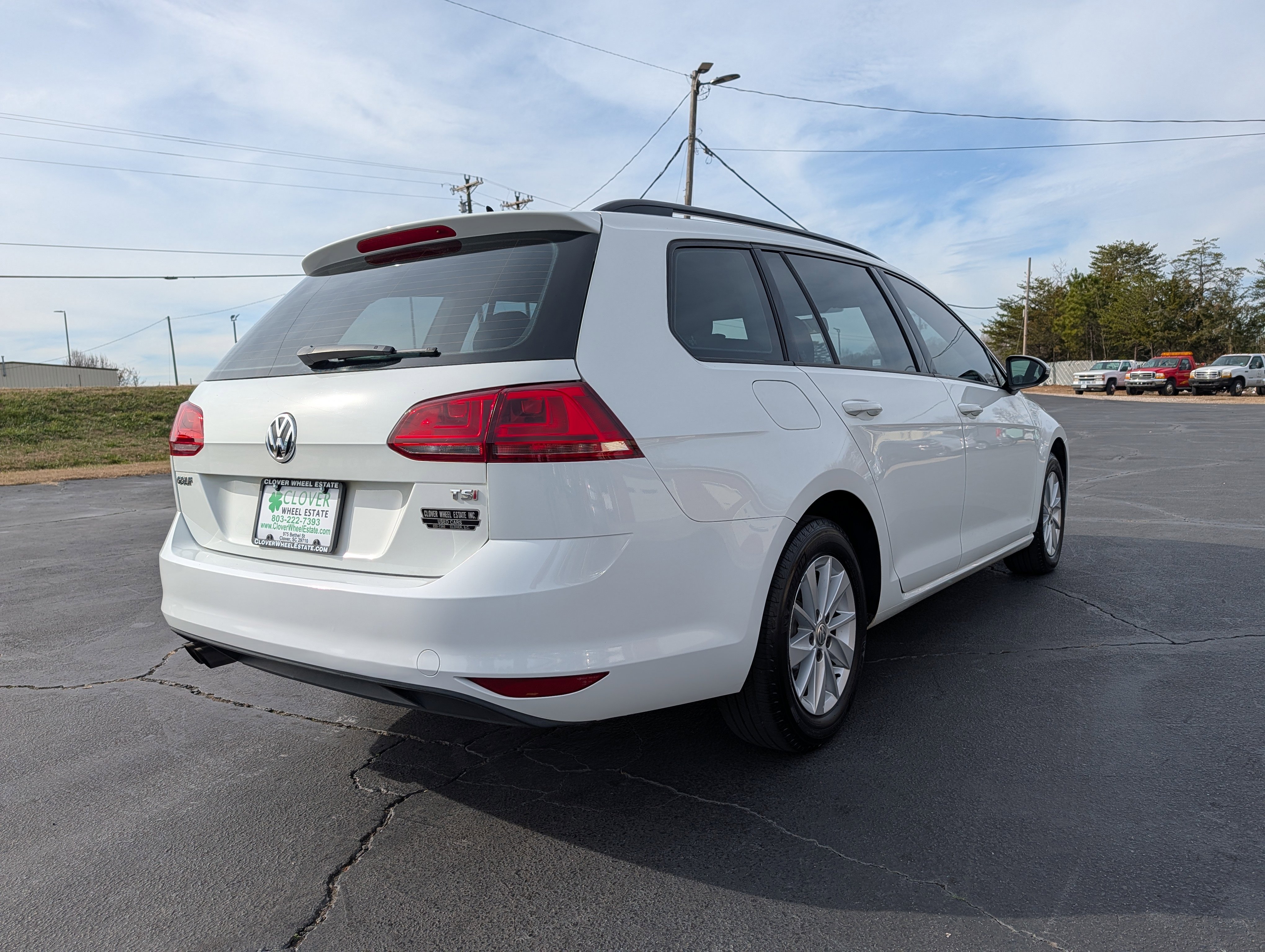 Used 2017 Volkswagen Golf S image 6