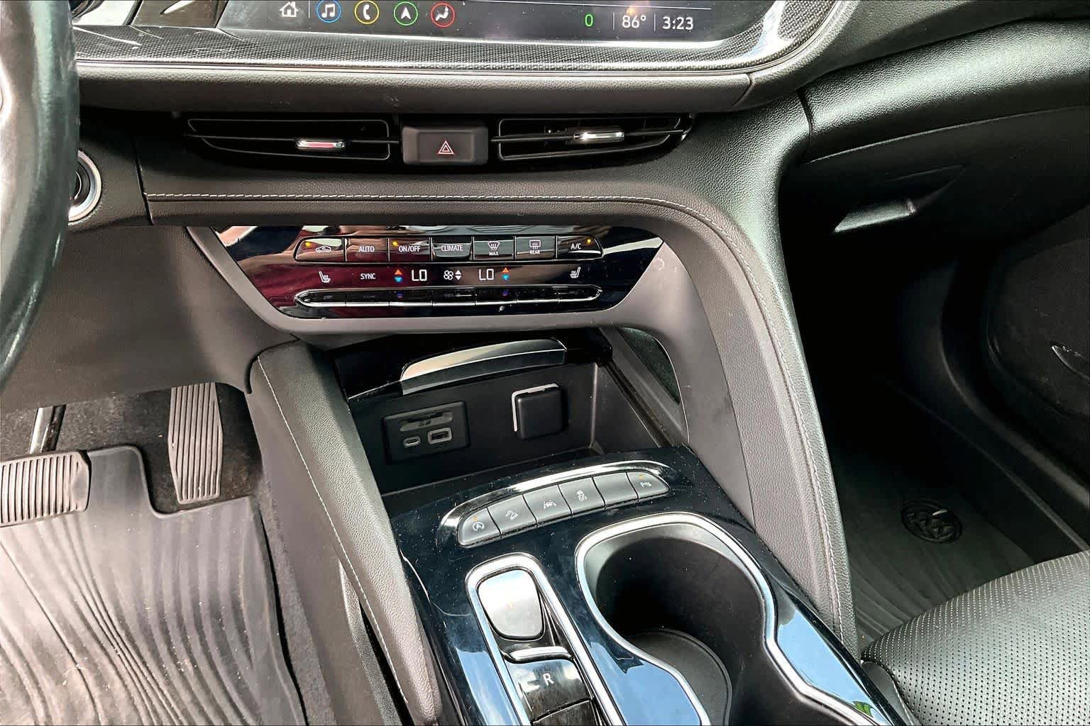 Used 2021 Buick Envision Essence w/ Technology Package I AWD/4WD image 31