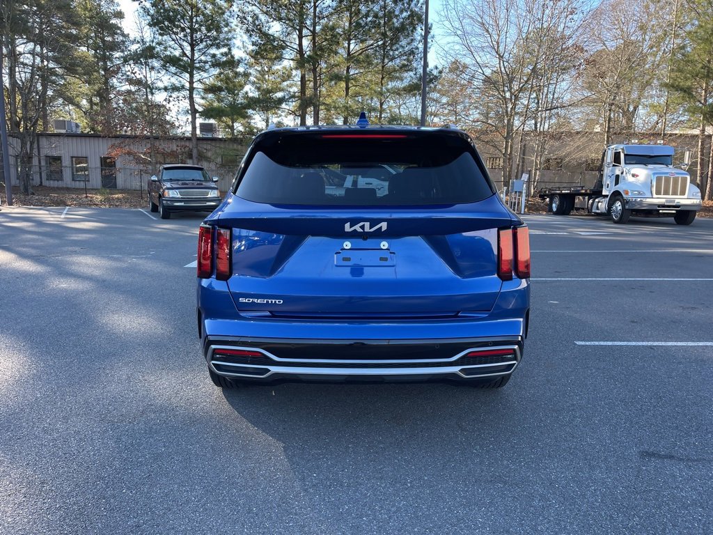 Used 2023 Kia Sorento S w/ Panoramic Sunroof Package image 6