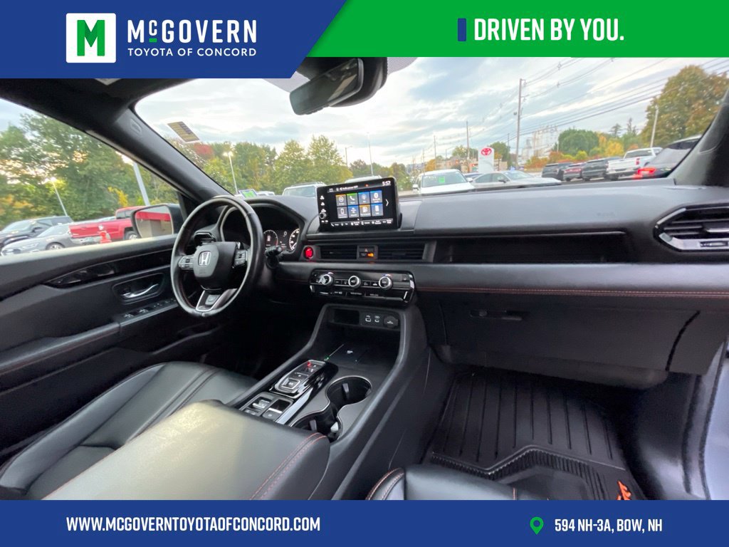 Used 2025 Honda Pilot TrailSport image 28