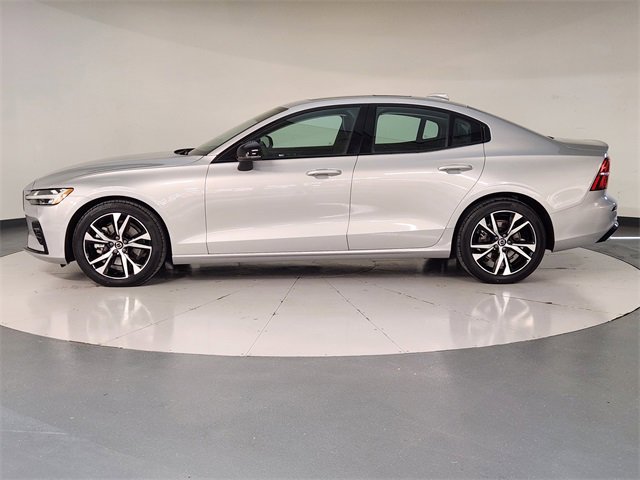 Used 2024 Volvo S60 B5 Core image 5