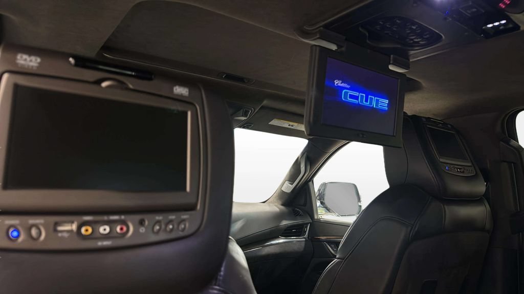 Used 2017 Cadillac Escalade Platinum AWD/4WD image 37