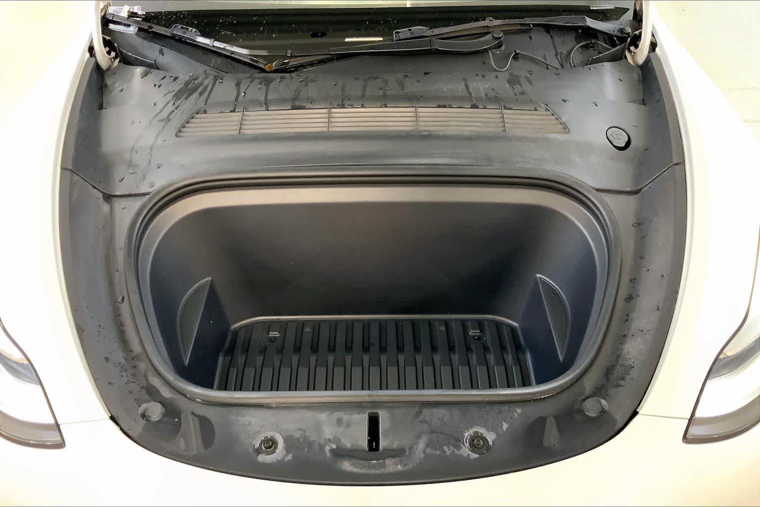 Used 2022 Tesla Model Y Long Range AWD/4WD image 30