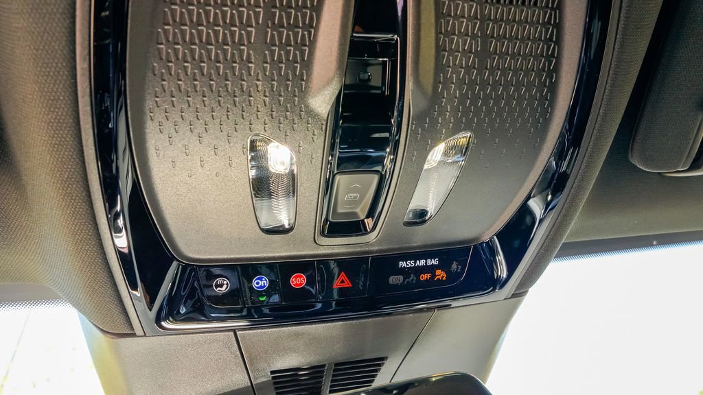 Used 2025 Cadillac Lyriq Luxury image 22