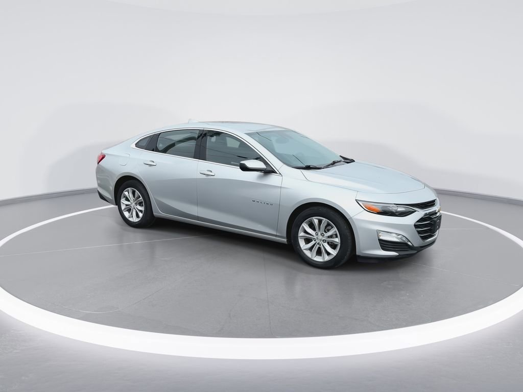 Used 2021 Chevrolet Malibu LT image 2
