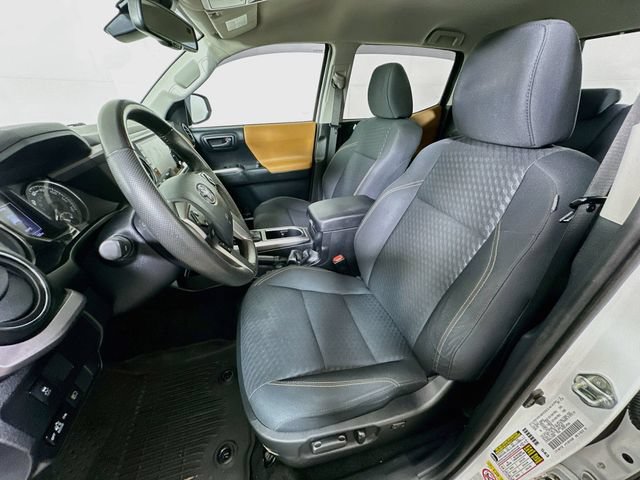Used 2020 Toyota Tacoma SR5 AWD/4WD image 24
