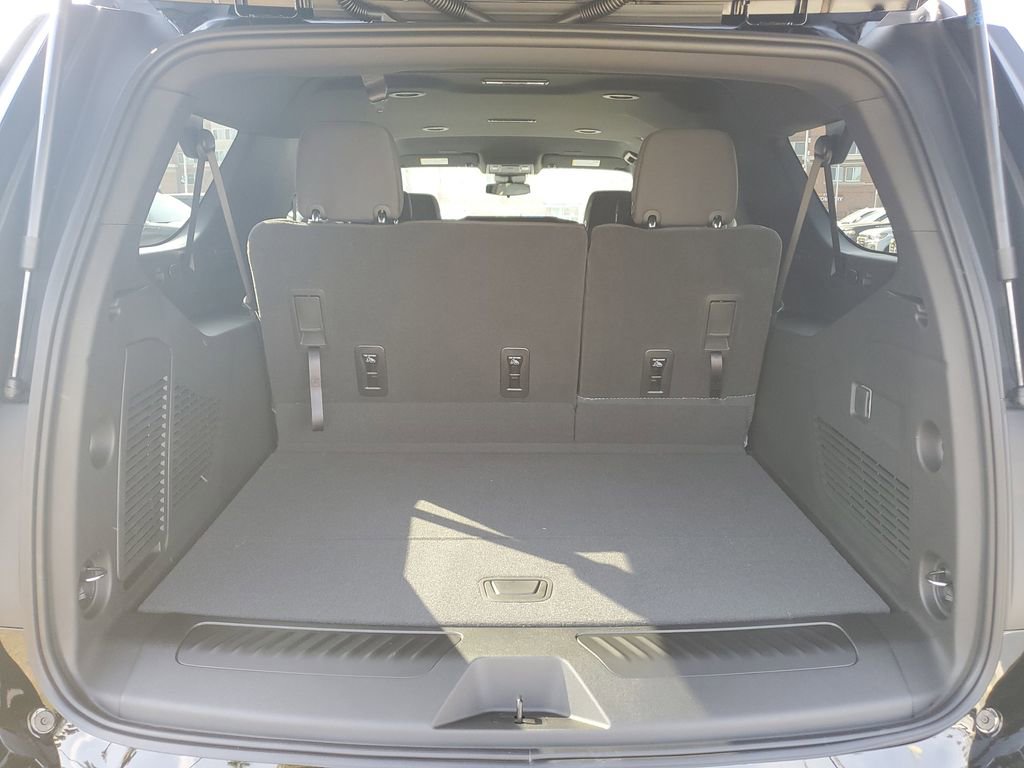 New 2026 Chevrolet Suburban LS image 8