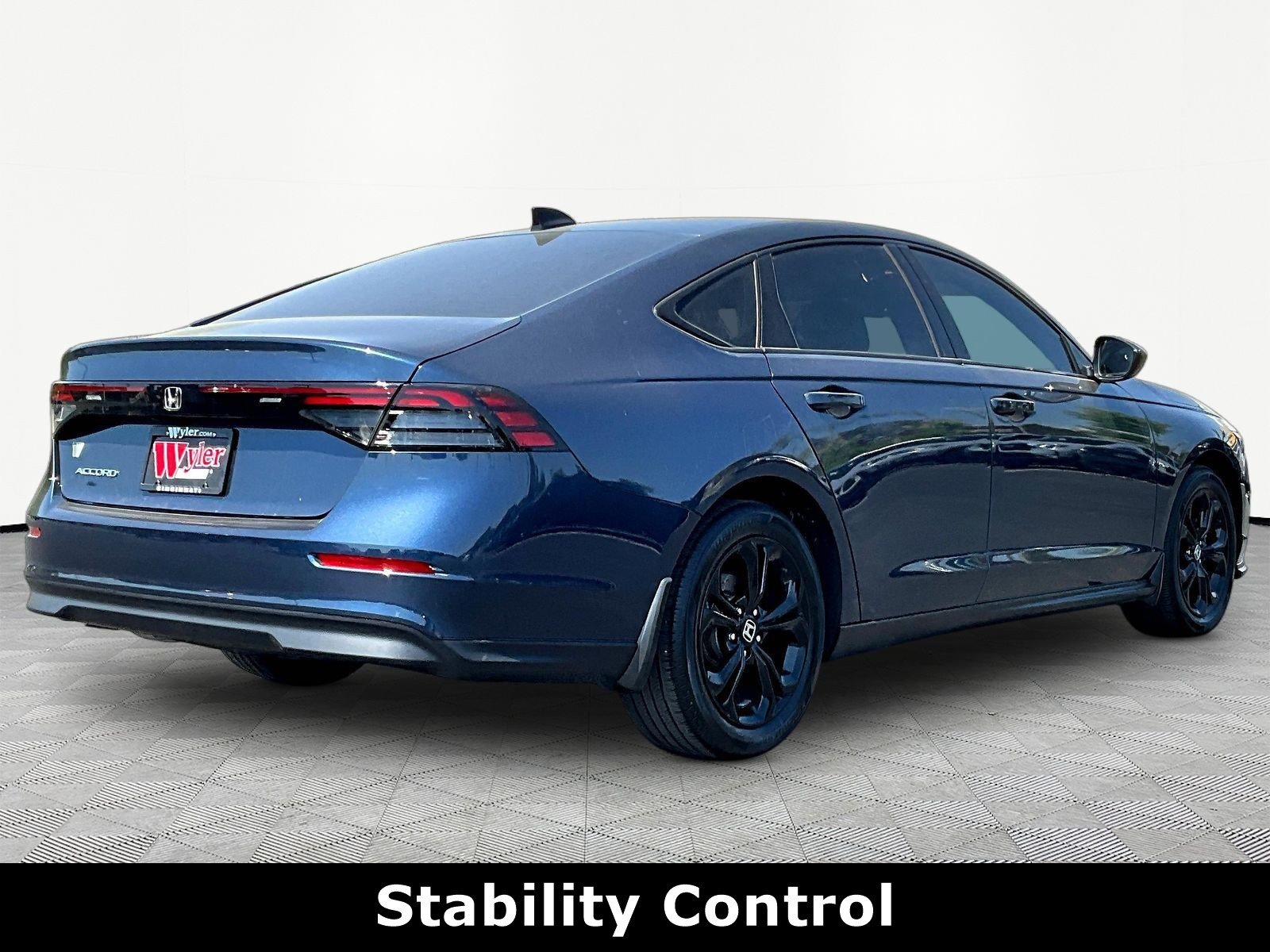 Used 2025 Honda Accord SE image 6