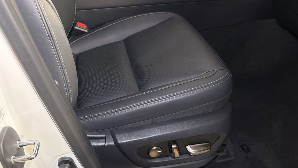 Used 2024 Lexus LX 600 4WD w/ Appearance Package image 12