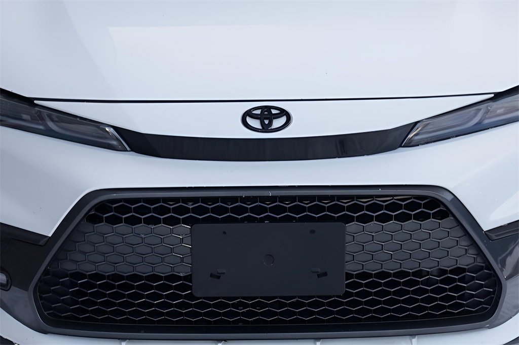 Certified 2022 Toyota Corolla SE w/ Carpet Mat Package (TMS) image 8