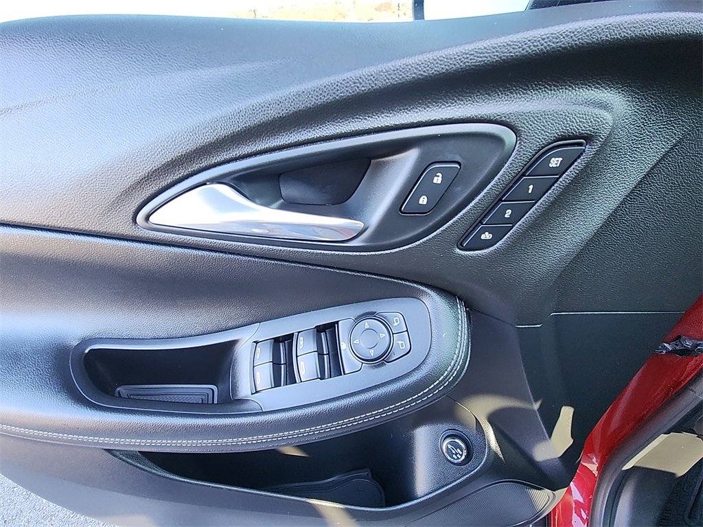 Used 2021 Buick Encore GX Essence w/ Advanced Technology Package image 13