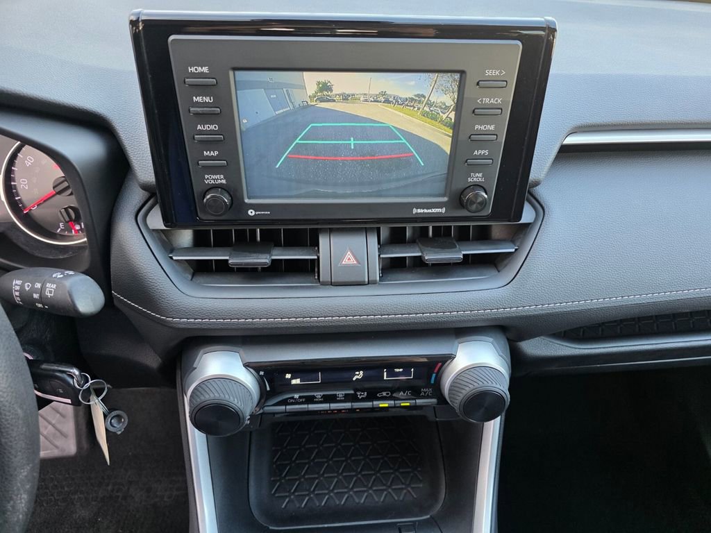 Used 2021 Toyota RAV4 LE image 22
