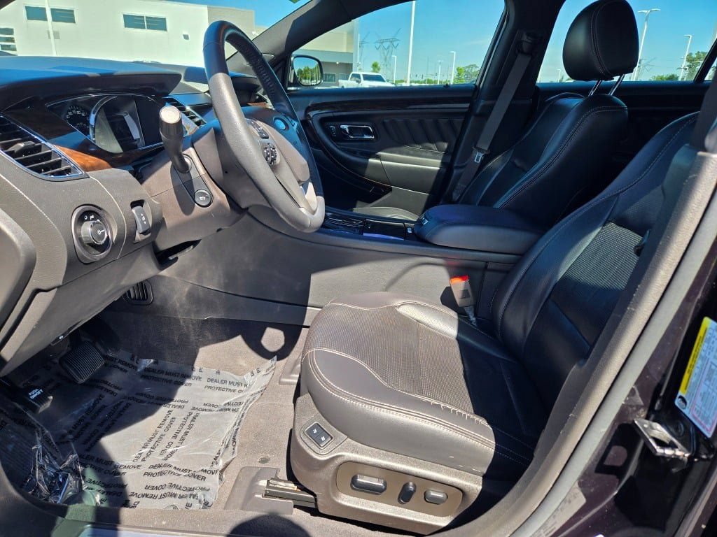 Used 2019 Ford Taurus Limited AWD/4WD image 22