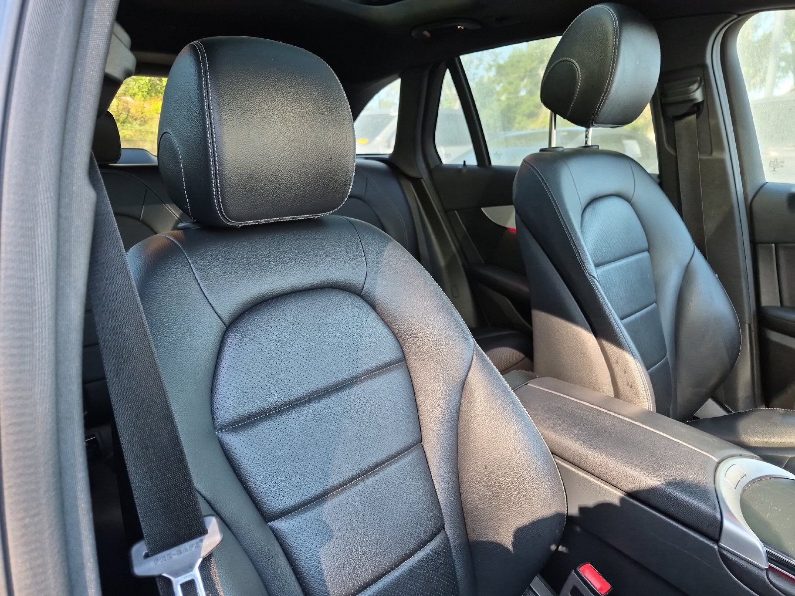 Used 2022 Mercedes-Benz GLC 300 4MATIC image 32