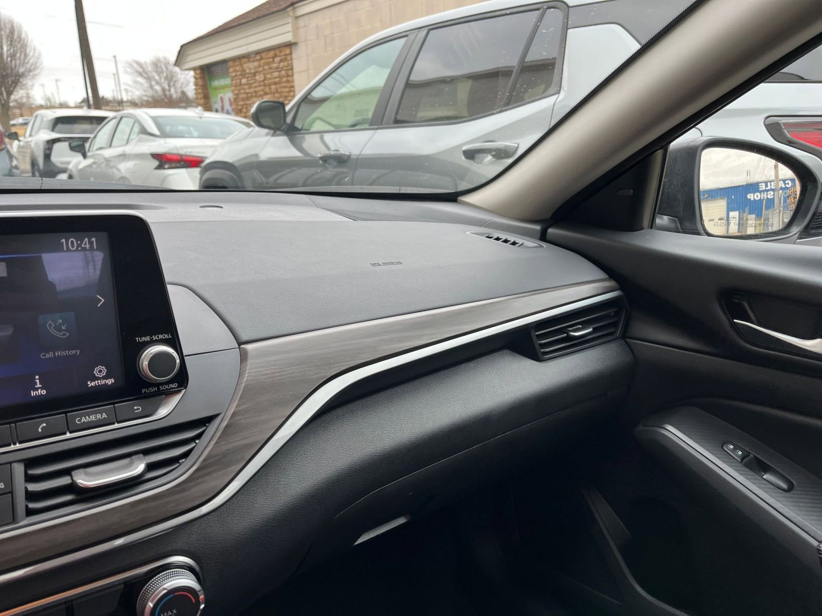 Used 2025 Nissan Altima 2.5 SV image 35