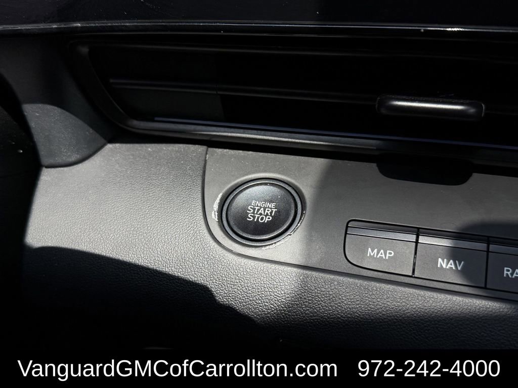 Used 2025 Hyundai Elantra SEL FWD image 23
