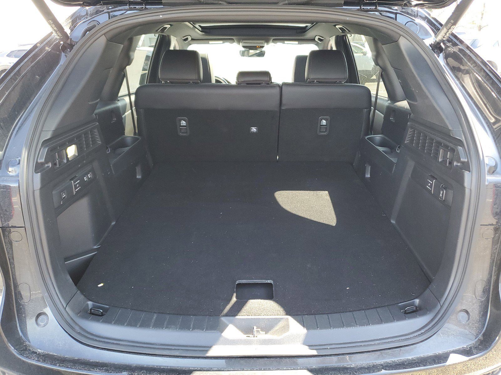 Used 2025 MAZDA CX-70 Plug-In Hybrid w/ Premium Plus image 9