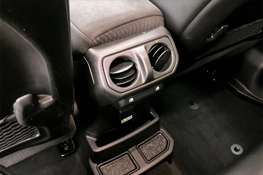 Used 2024 Jeep Wrangler High Altitude image 25