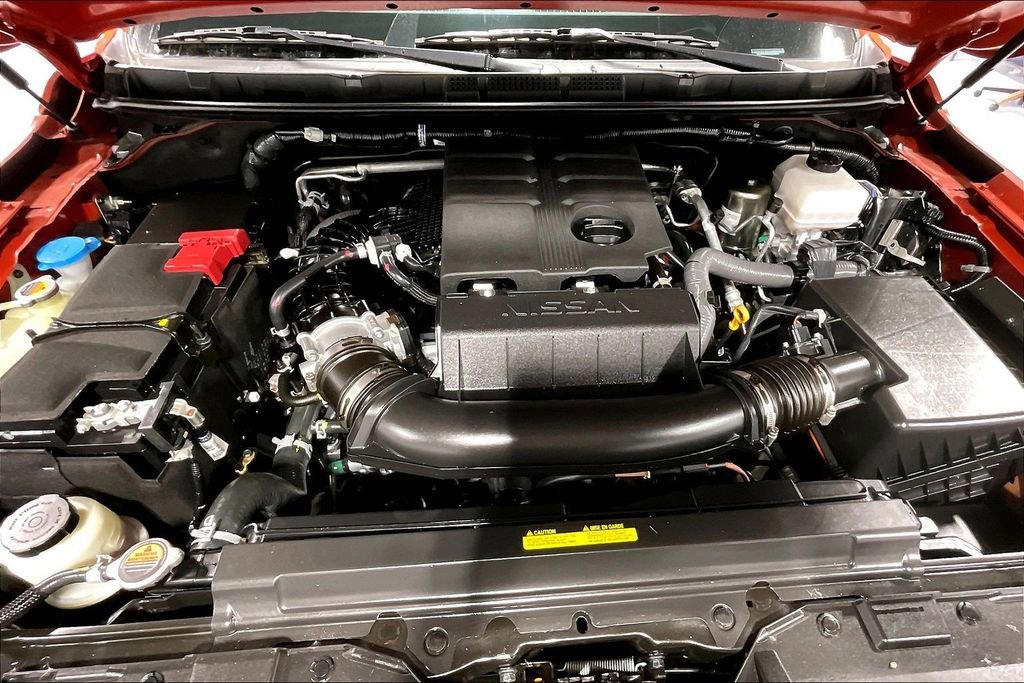 Used 2025 Nissan Frontier PRO-4X image 12