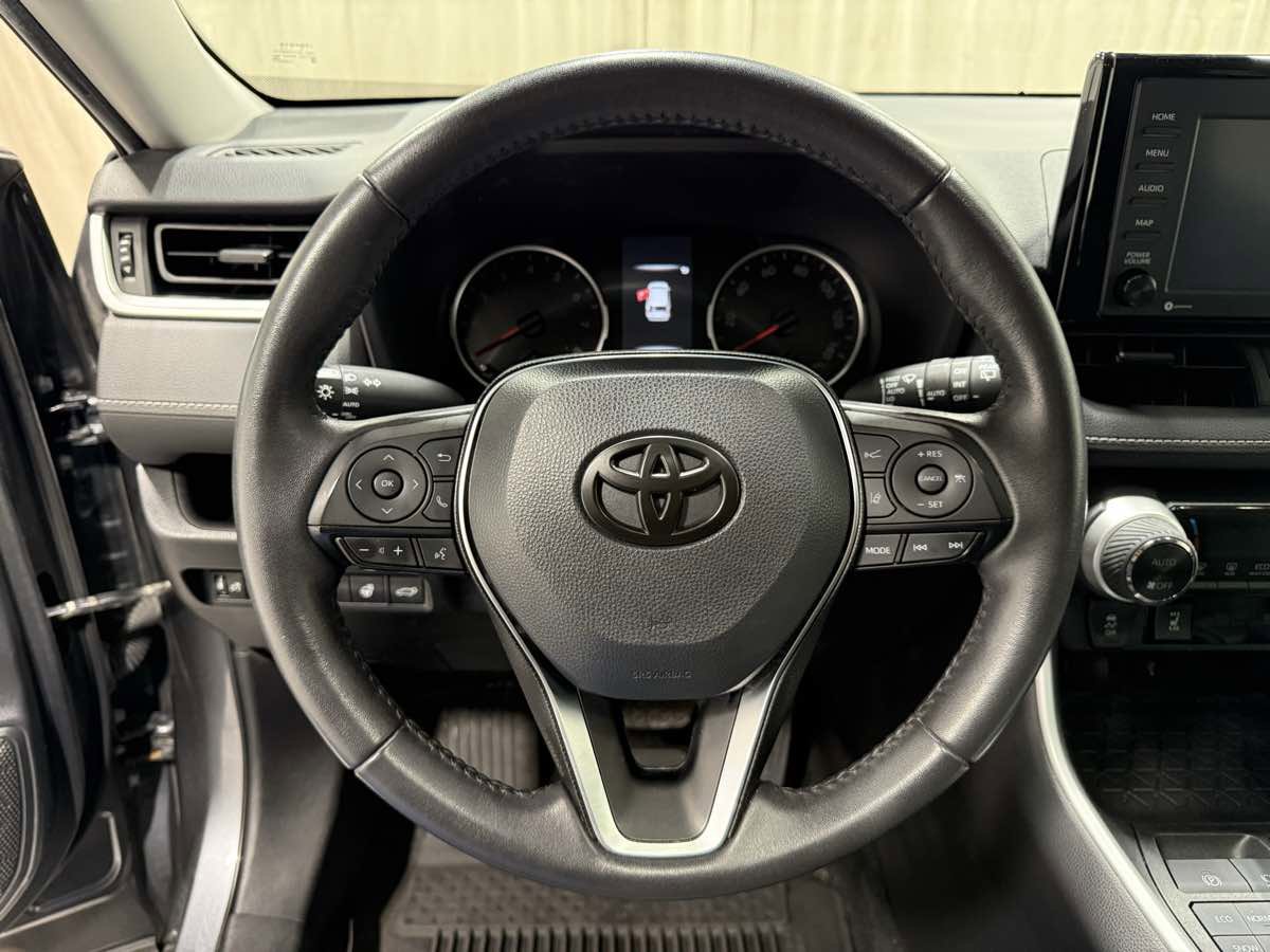 Used 2022 Toyota RAV4 XLE w/ Convenience Package AWD/4WD image 11