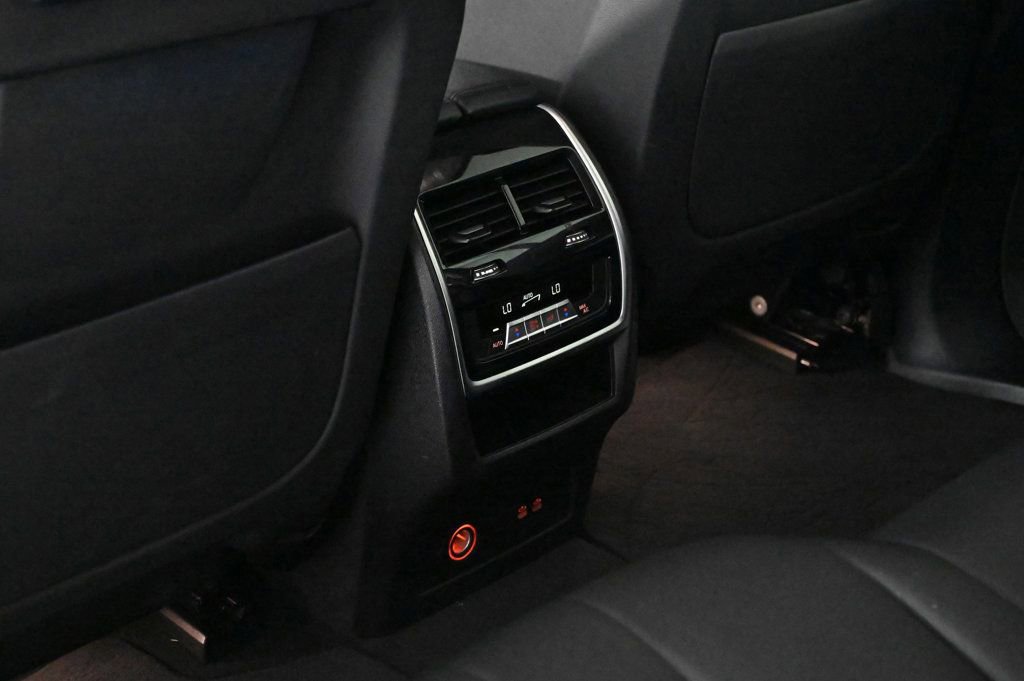 Used 2021 BMW X7 xDrive40i image 18