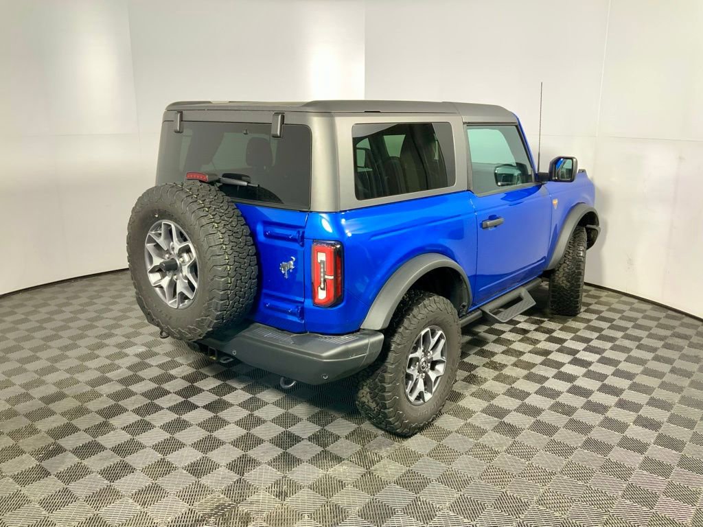Used 2023 Ford Bronco Badlands image 15