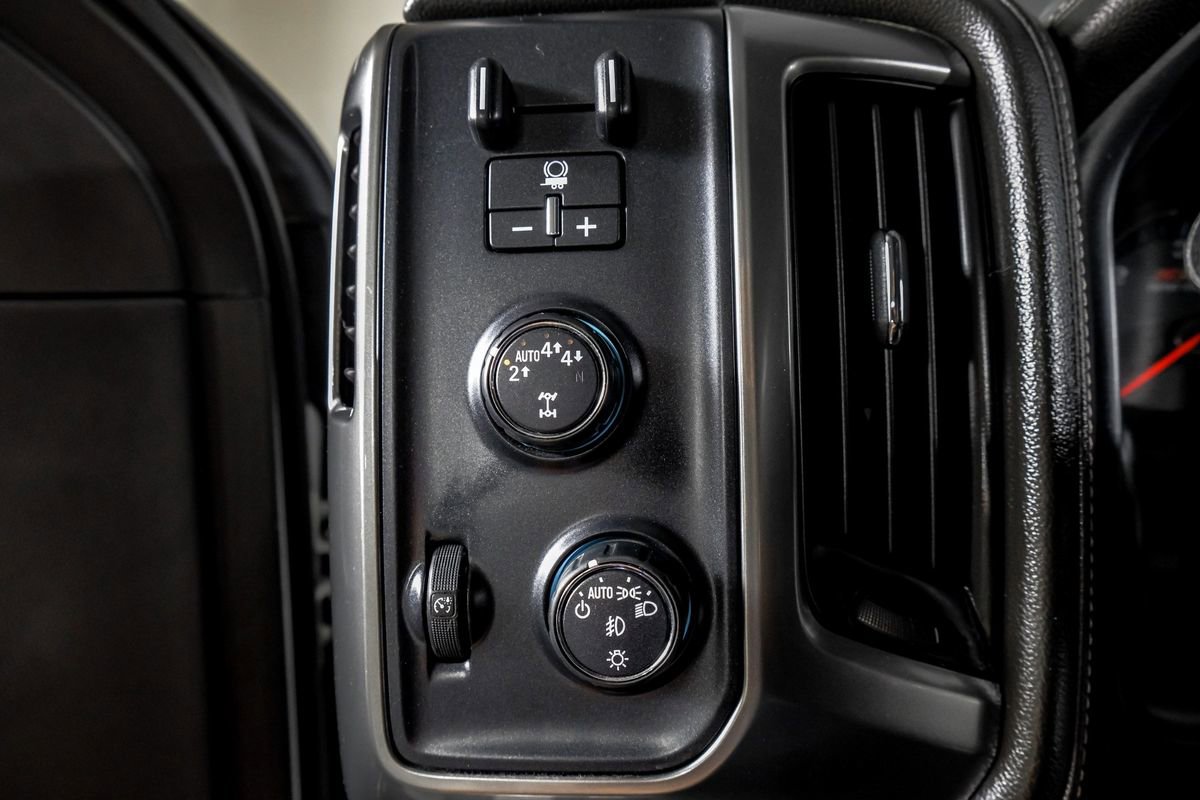 Used 2018 Chevrolet Silverado 1500 LTZ Z71 w/ LTZ Plus Package AWD/4WD image 24