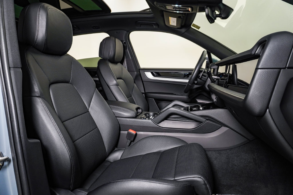 Certified 2026 Porsche Cayenne E-Hybrid AWD/4WD image 15