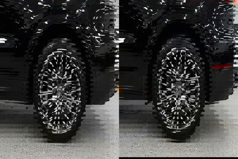 Used 2023 Porsche Cayenne Platinum Edition image 37