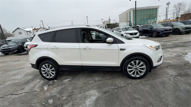 Used 2017 Ford Escape Titanium image 9