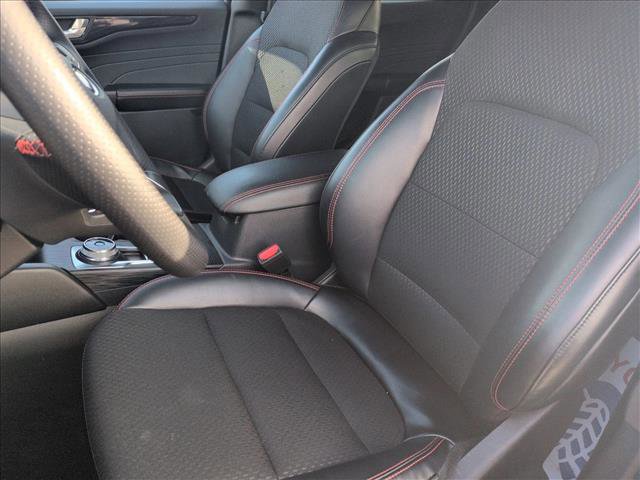 Used 2025 Ford Escape ST-Line image 15