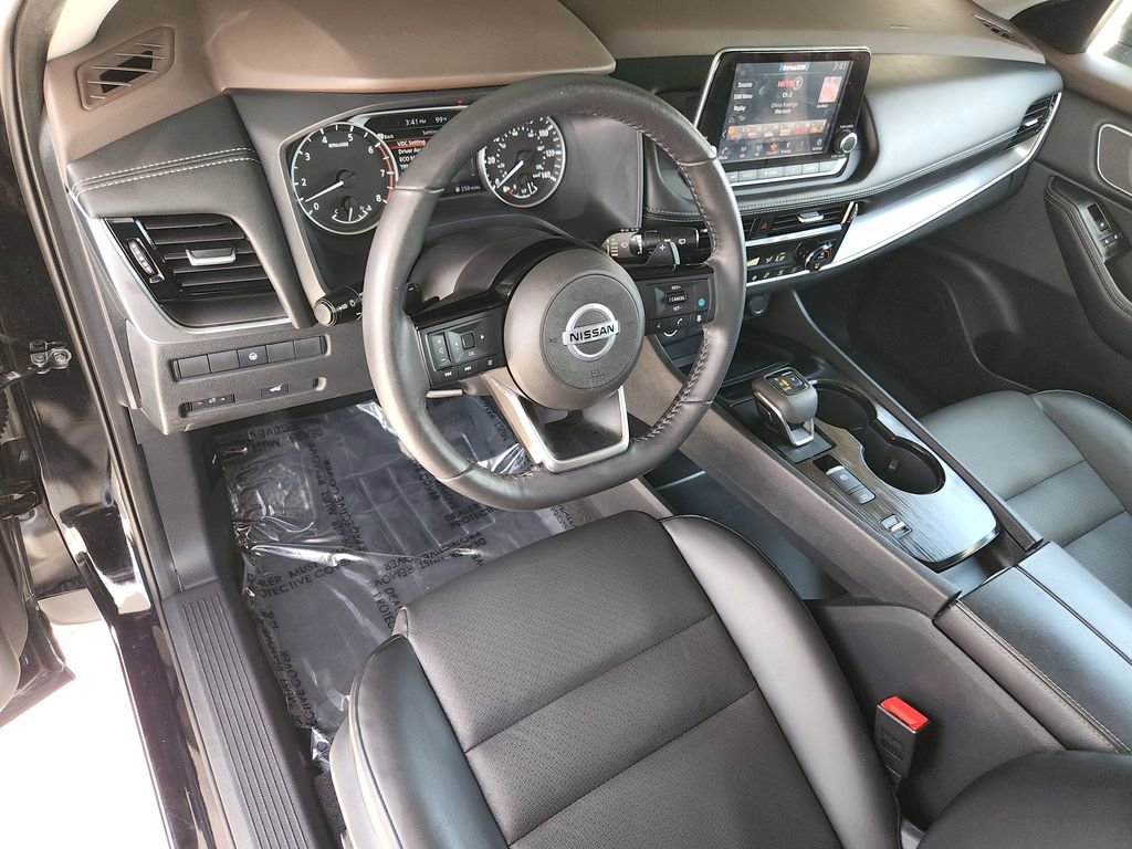Certified 2021 Nissan Rogue SV w/ Premium Package FWD image 9