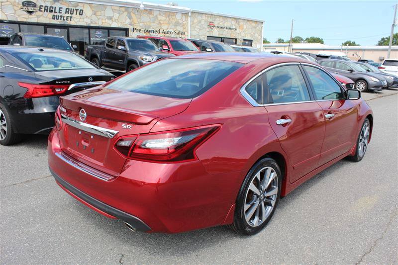 Used 2017 Nissan Altima 2.5 SR FWD image 7