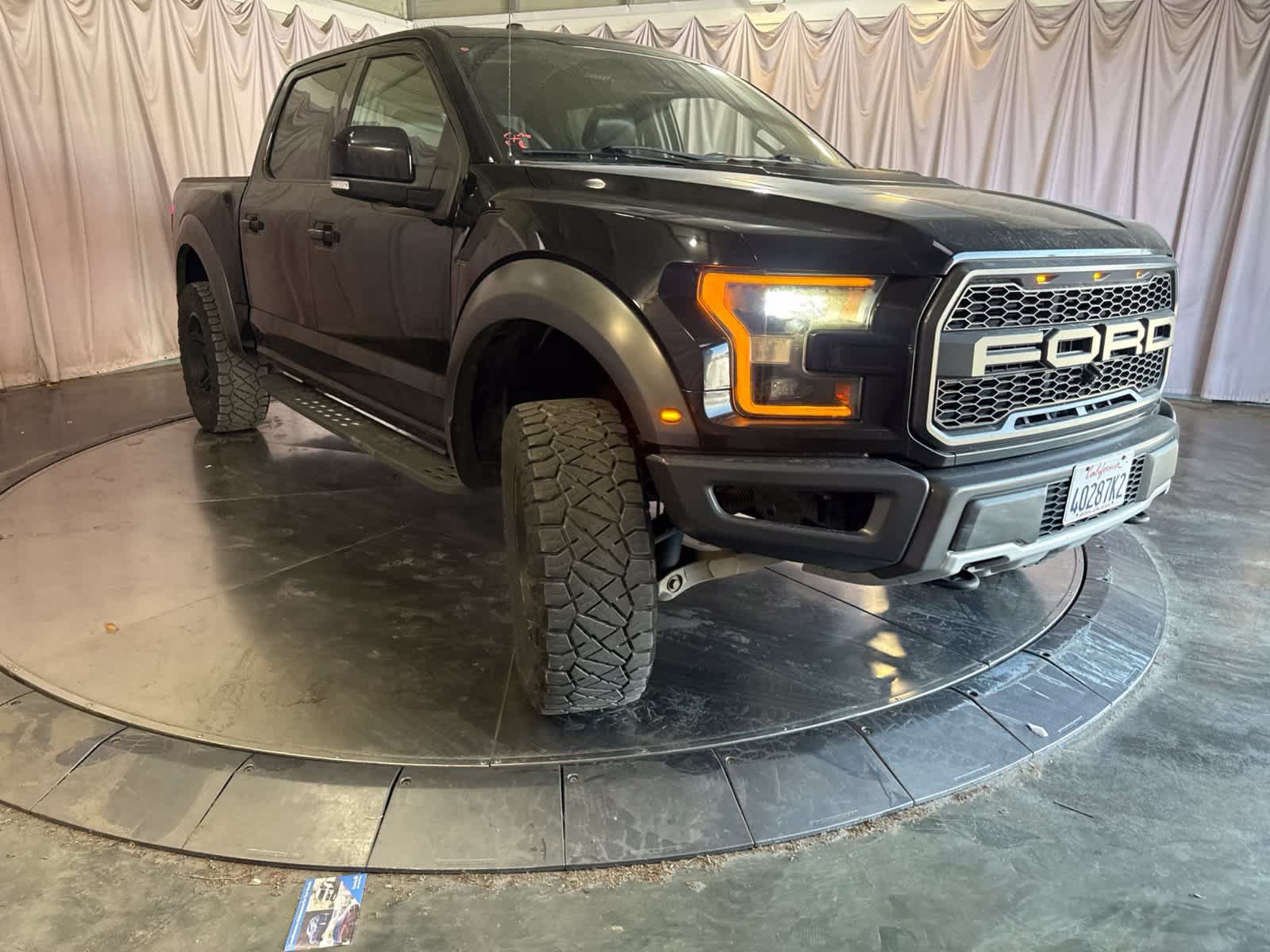 Used 2018 Ford F150 Raptor w/ Equipment Group 802A Luxury AWD/4WD image 3