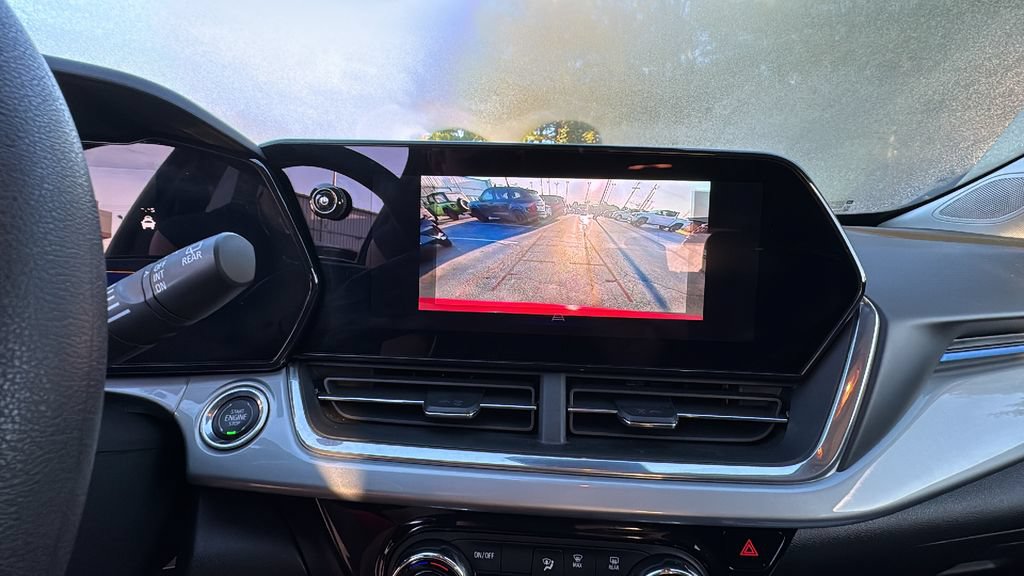 Used 2025 Chevrolet Trax LT FWD image 20