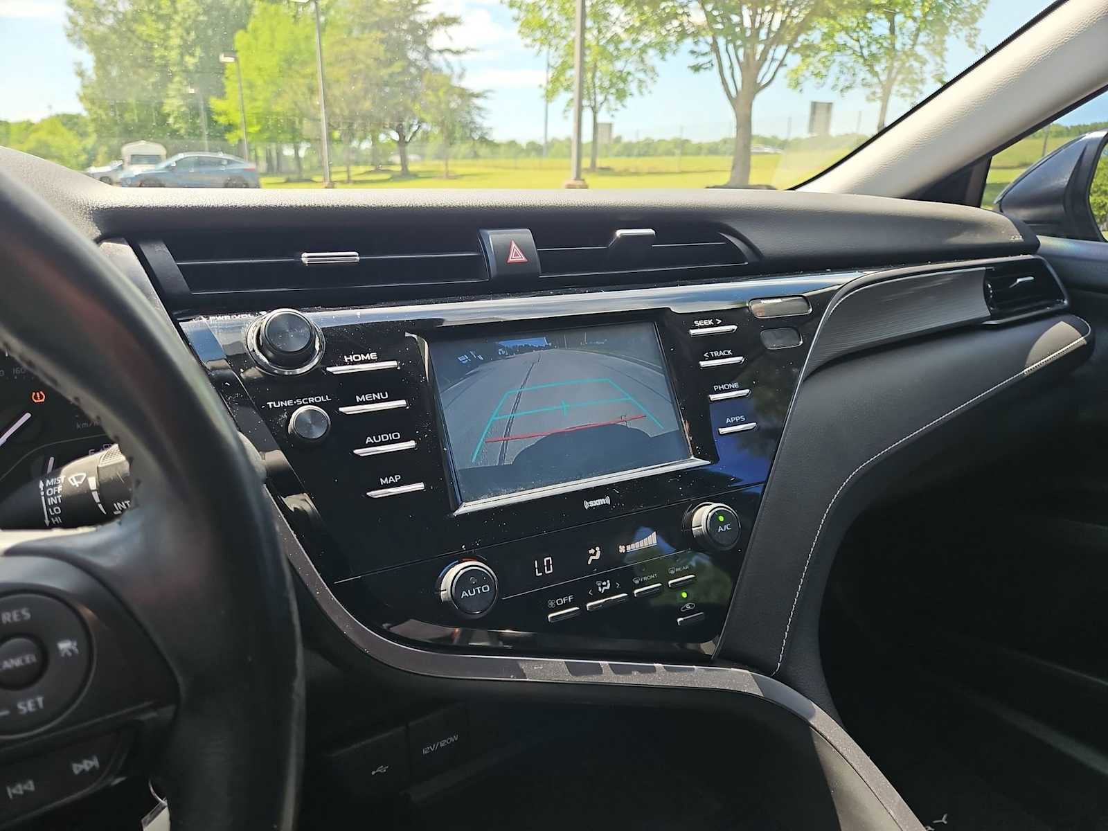Used 2020 Toyota Camry SE FWD image 28