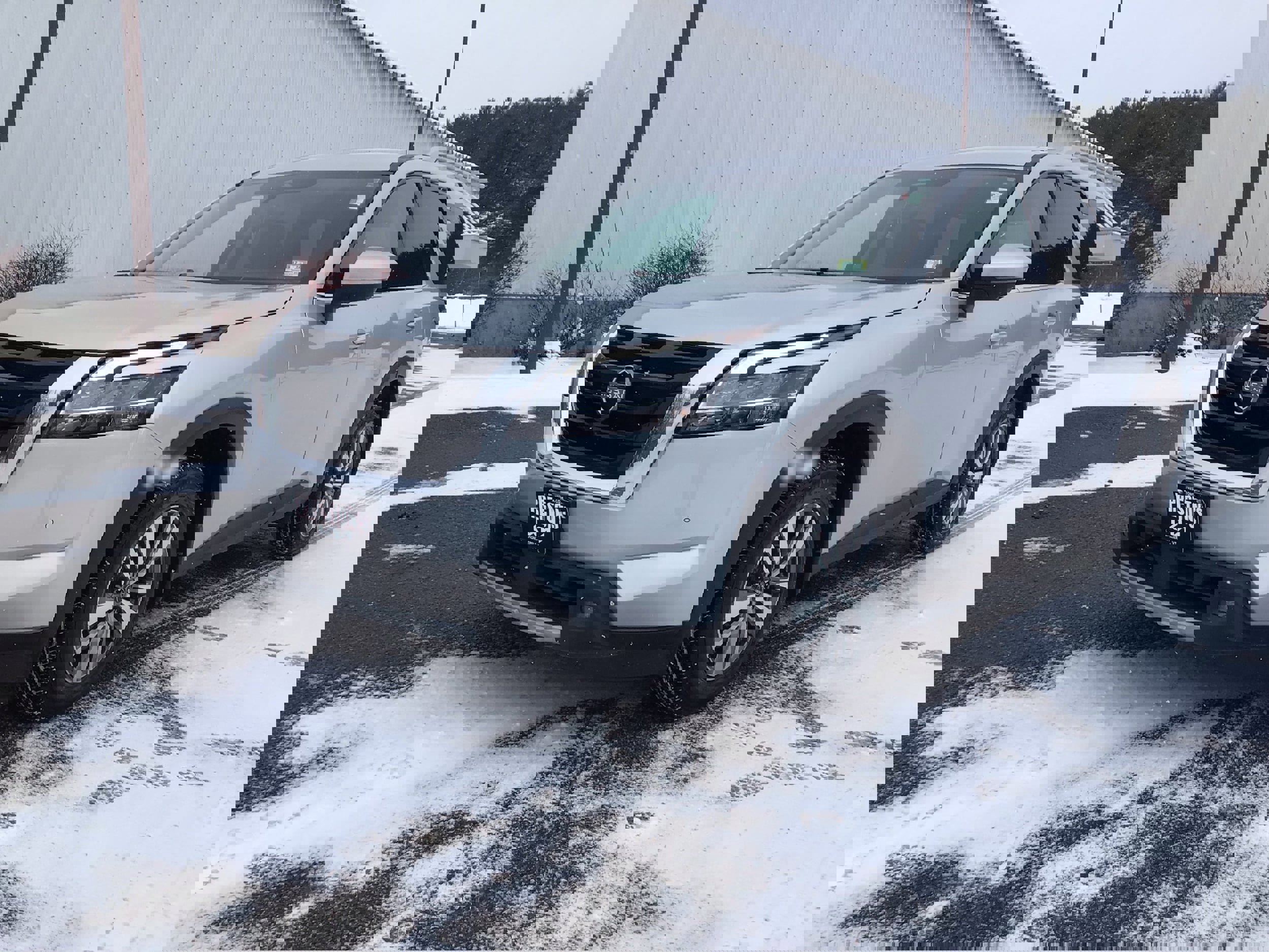 Used 2022 Nissan Pathfinder SL image 3