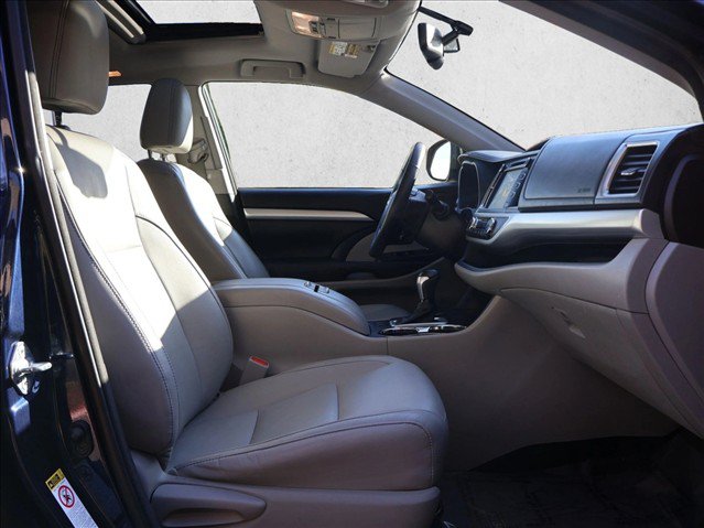 Used 2015 Toyota Highlander XLE AWD/4WD image 27